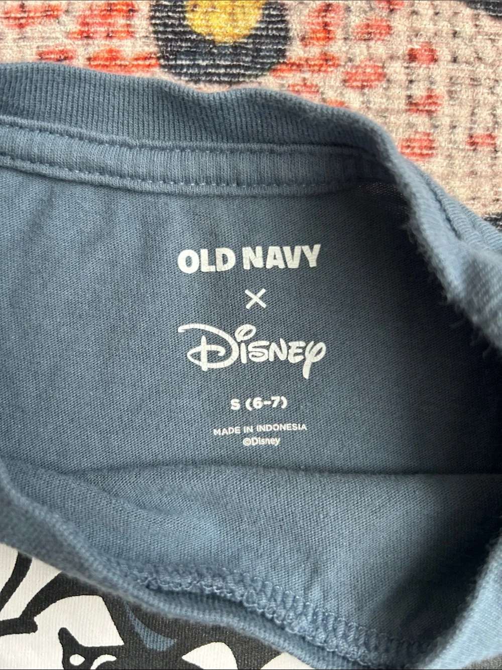 Old Navy x Disney Mickey Mouse Graphic Tee, Size Small (6/7)